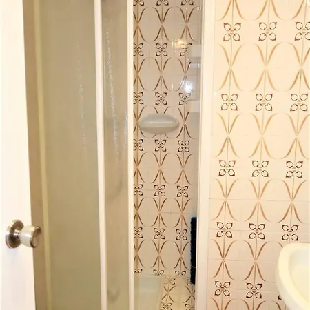 1 Bedroom With Sea Views Apartment *